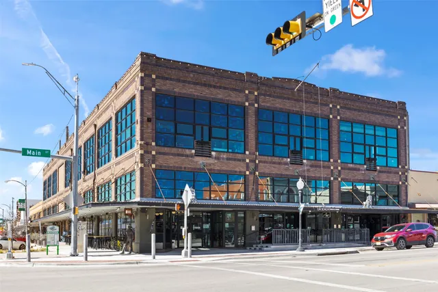 $550,000 | 703 North Main Street, Taylor, TX 76574