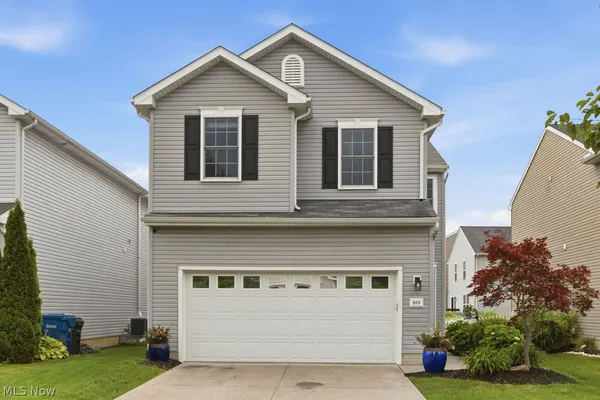 $359,900 | 809 Bearing Court, Amherst, OH 44001