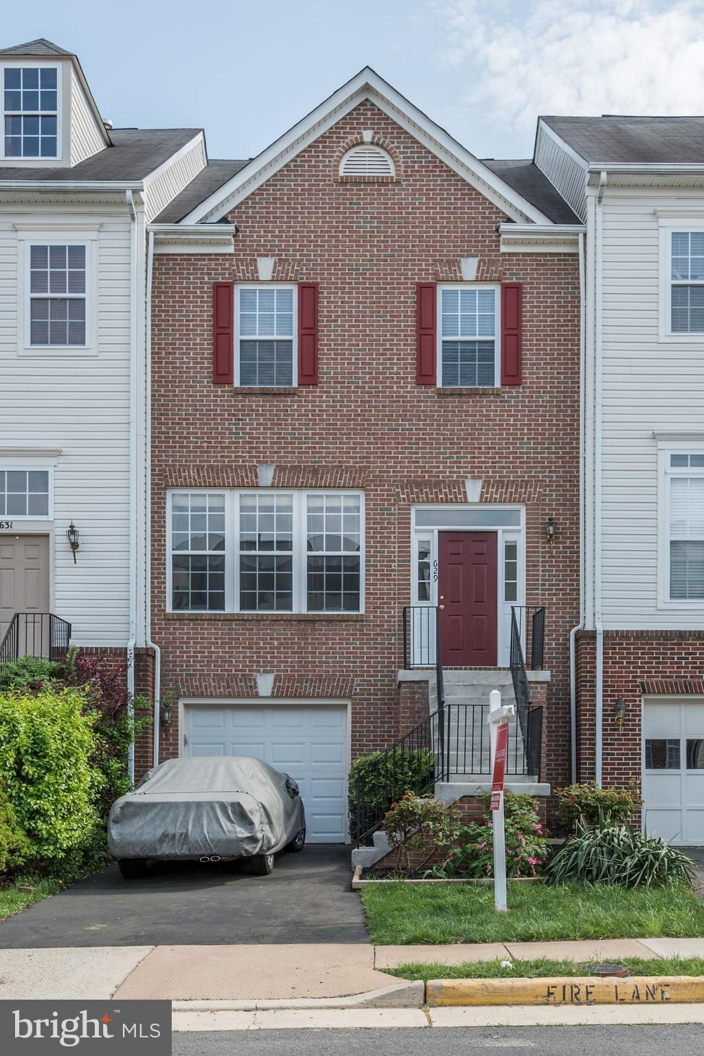 629 Springhouse Square Southeast Leesburg, VA 20175 - Photo 1 of 29 Exterior (Front)