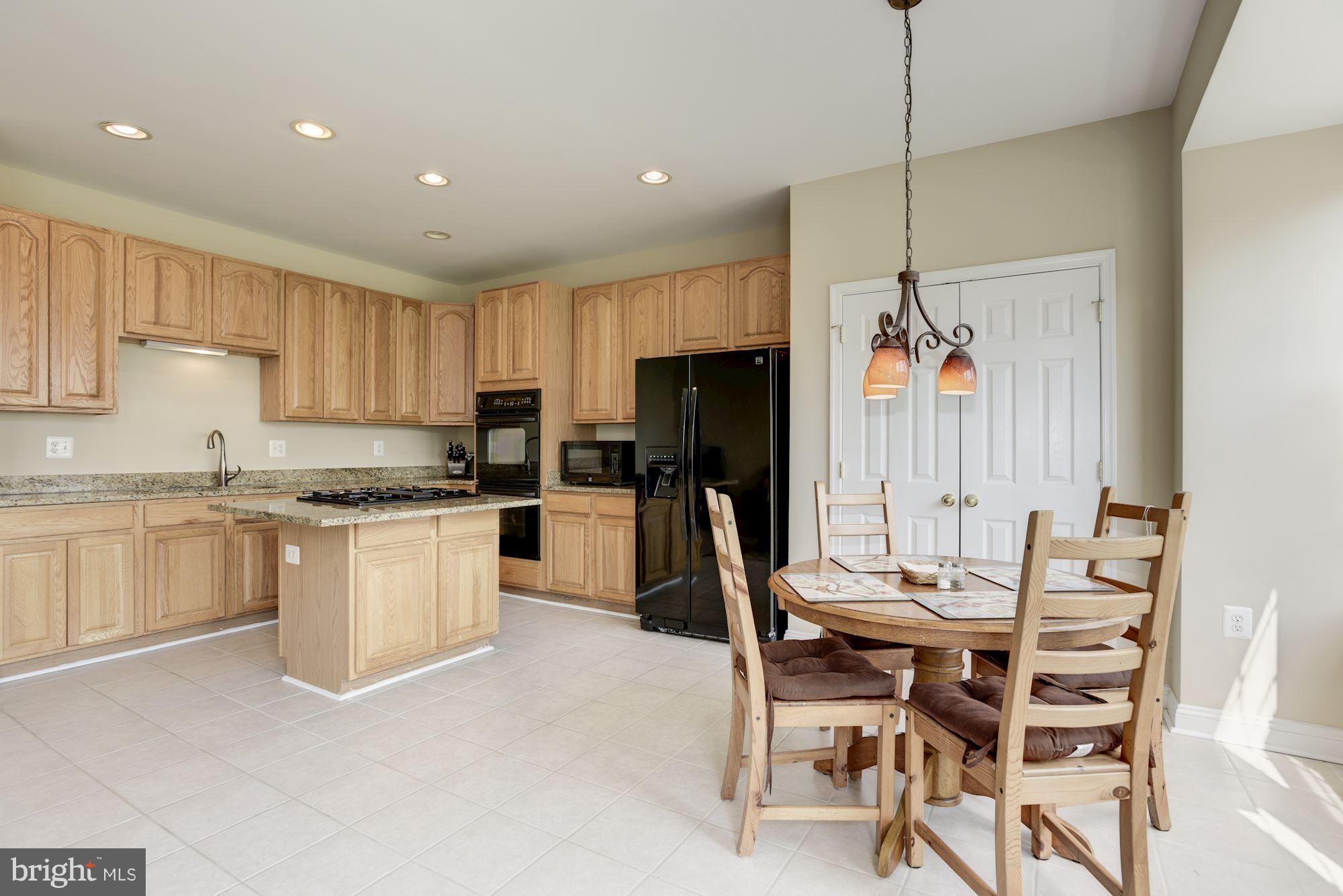 629 Springhouse Square Southeast Leesburg, VA 20175 - Photo 12 of 29 Kitchen