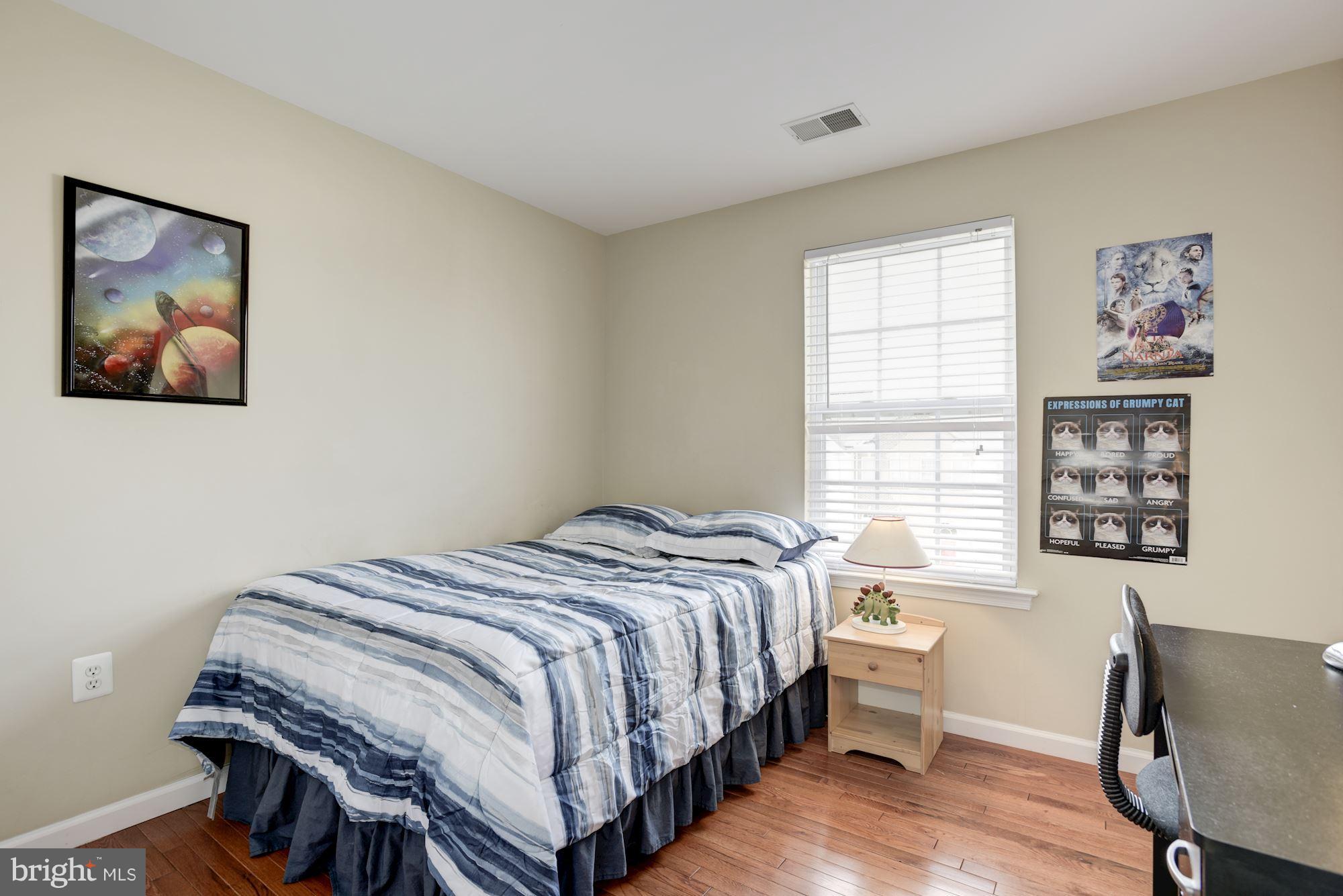 629 Springhouse Square Southeast Leesburg, VA 20175 - Photo 20 of 29 hardwood floors in bedroom 2 and 3 updtairs