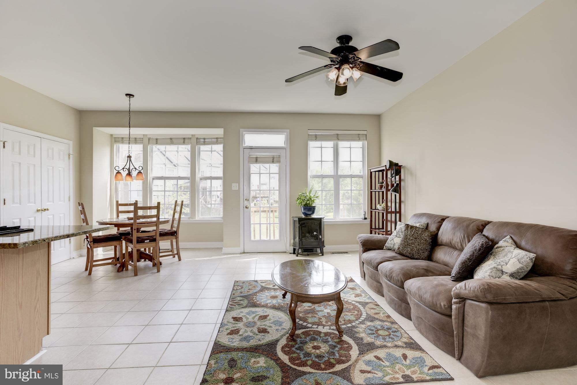 629 Springhouse Square Southeast Leesburg, VA 20175 - Photo 7 of 29 Kitchen
