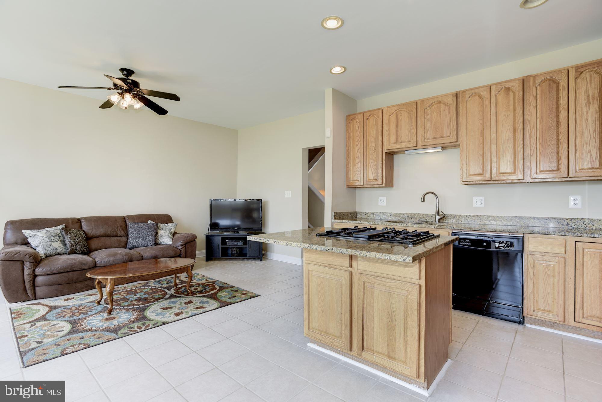 629 Springhouse Square Southeast Leesburg, VA 20175 - Photo 10 of 29 Kitchen