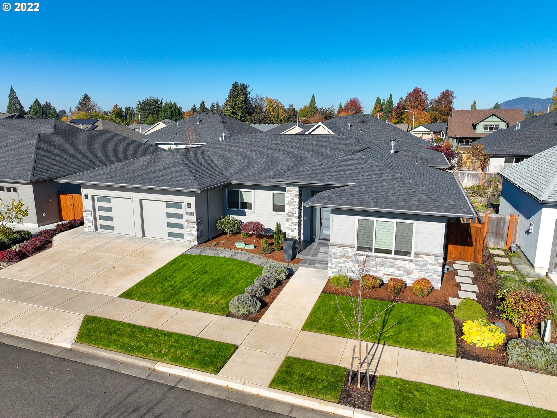 828 Lupine Street Springfield, OR 97477 - Photo 2 of 29 Gallery Image 2