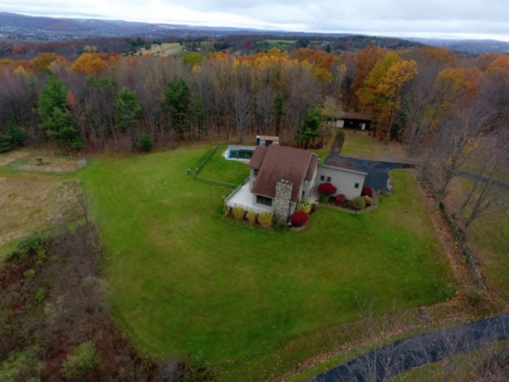 225 Meeker Road Vestal, NY 13850 - Photo 5 of 31 Gallery Image 5