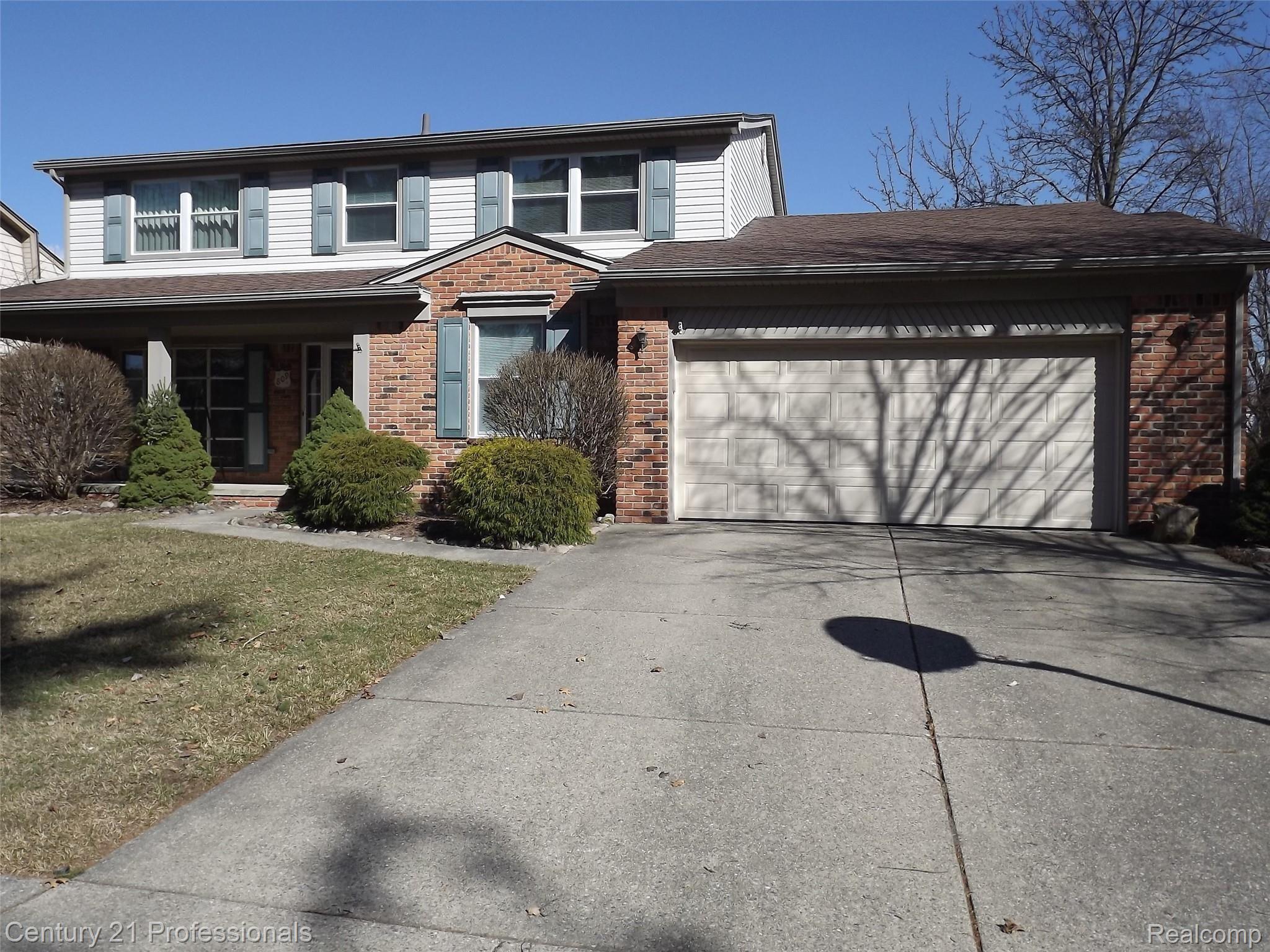 809 Hampton Circle Rochester, MI 48307 - Photo 1 of 22 Front View