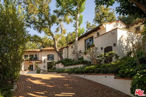 $6,450,000 | 17610 Hidden Oaks Road, Encino, CA 91316