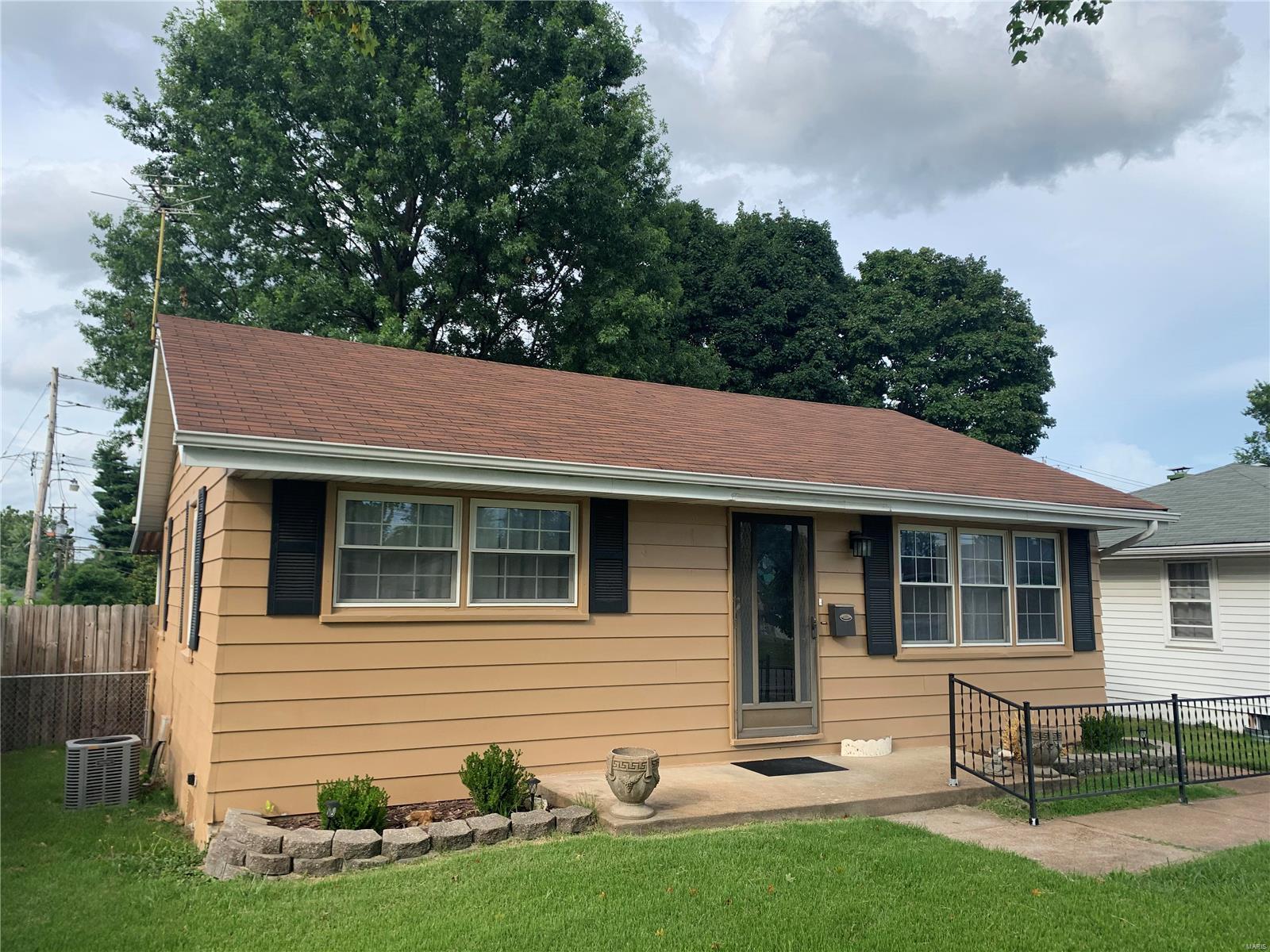 4157 Weber Road St. Louis, MO 63123 - Photo 3 of 30