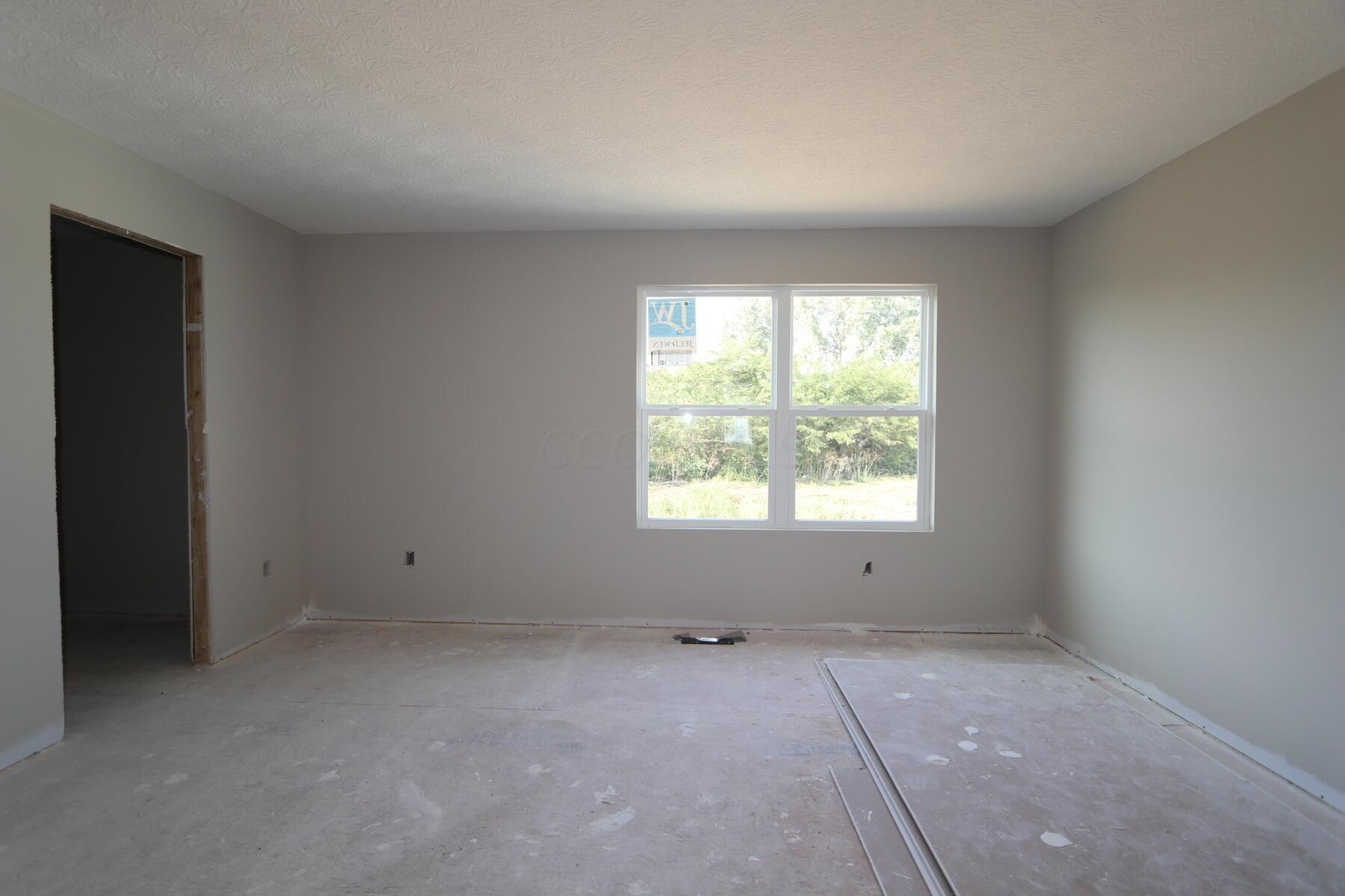 398 Cherry Hills Road Commercial Point, OH 43116 - Photo 11 of 21 Owner's Bedroom