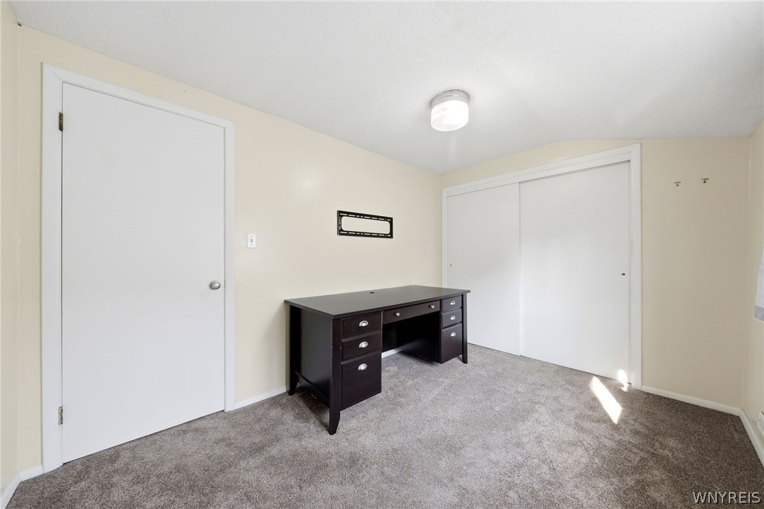 42 Wichita Road West Seneca, NY 14224 - Photo 25 of 44 Desk will remain, if interested!