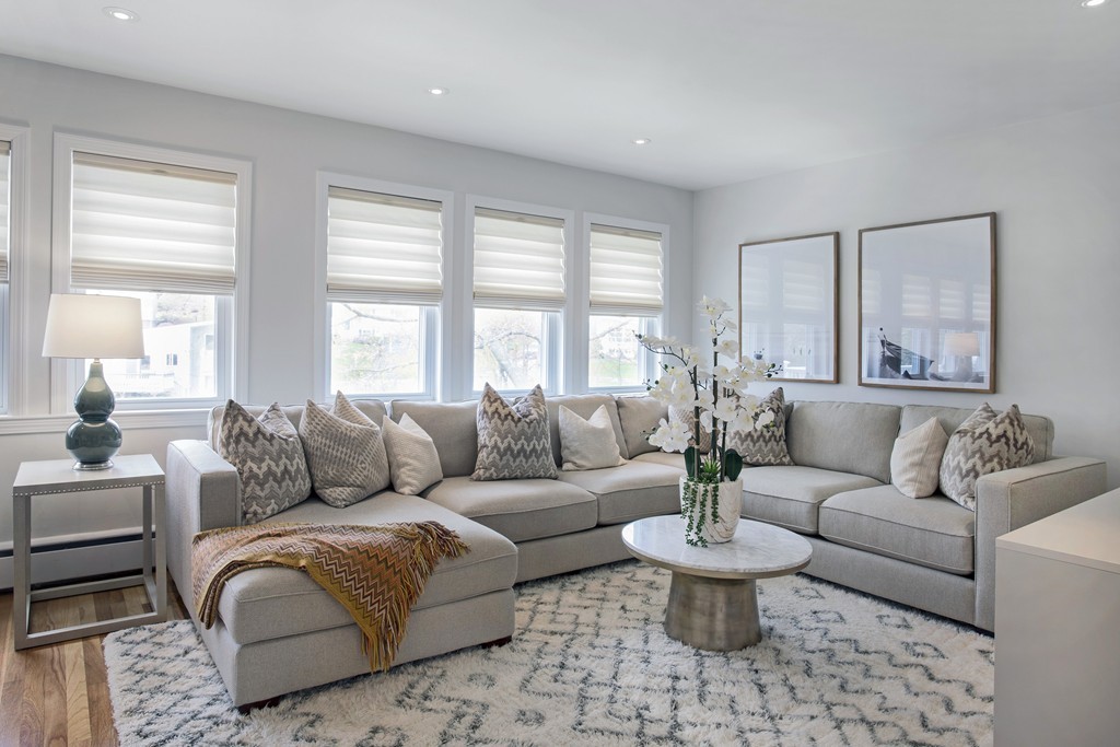 3 Thornberry Road Winchester, MA 01890 - Photo 3 of 25 Gallery Image 3