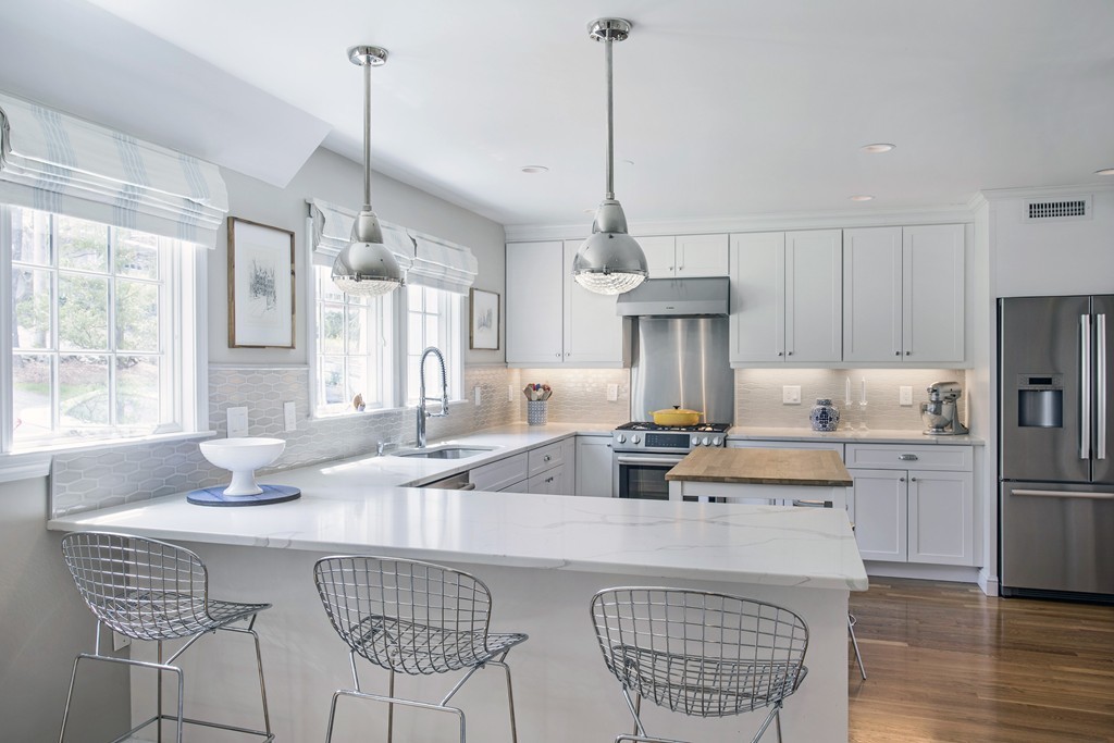 3 Thornberry Road Winchester, MA 01890 - Photo 4 of 25 Gallery Image 4