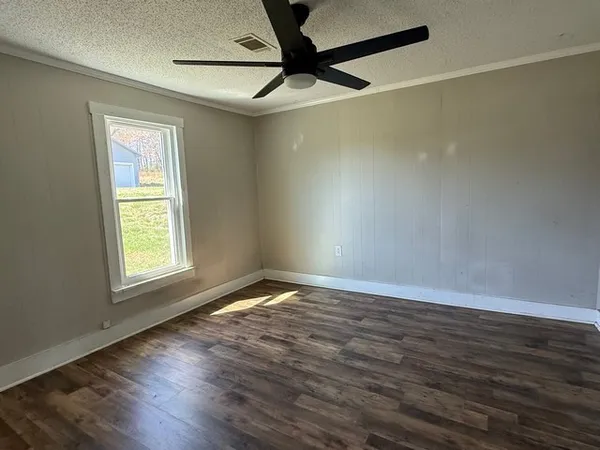 $220,000 | 469 Fred Cooper Road, McMinnville, TN 37110