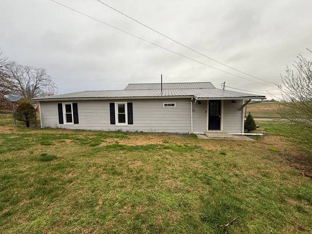 469 Fred Cooper Road McMinnville, TN 37110 - Photo 20 of 26
