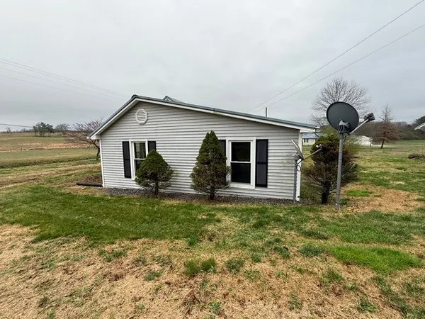 $220,000 | 469 Fred Cooper Road, McMinnville, TN 37110