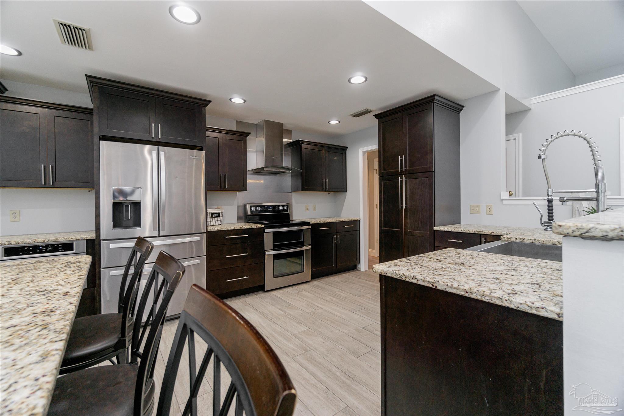 1441 Kings Road Cantonment, FL 32533 - Photo 8 of 38 Gallery Image 8