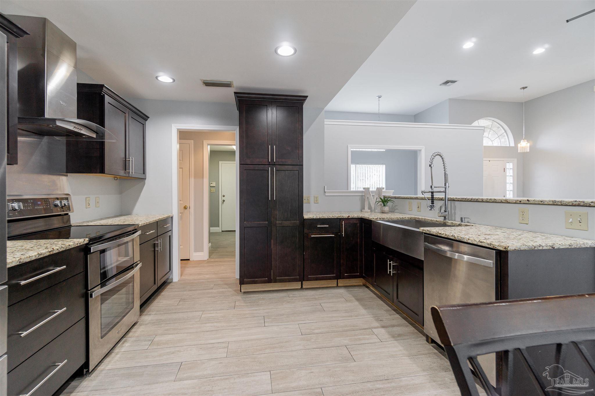 1441 Kings Road Cantonment, FL 32533 - Photo 10 of 38 Gallery Image 10