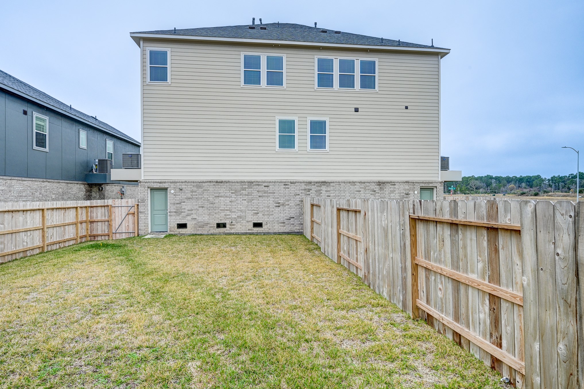 20646 Dynamic Court Humble, TX 77338 - Photo 38 of 40 a view of a house with backyard and sitting area