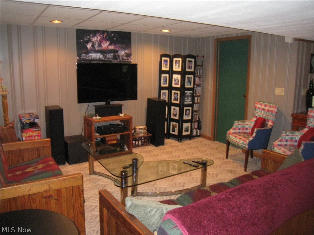 34890 Solon Road Solon, OH 44139 - Photo 20 of 29 Cozy area in the L shape family room.