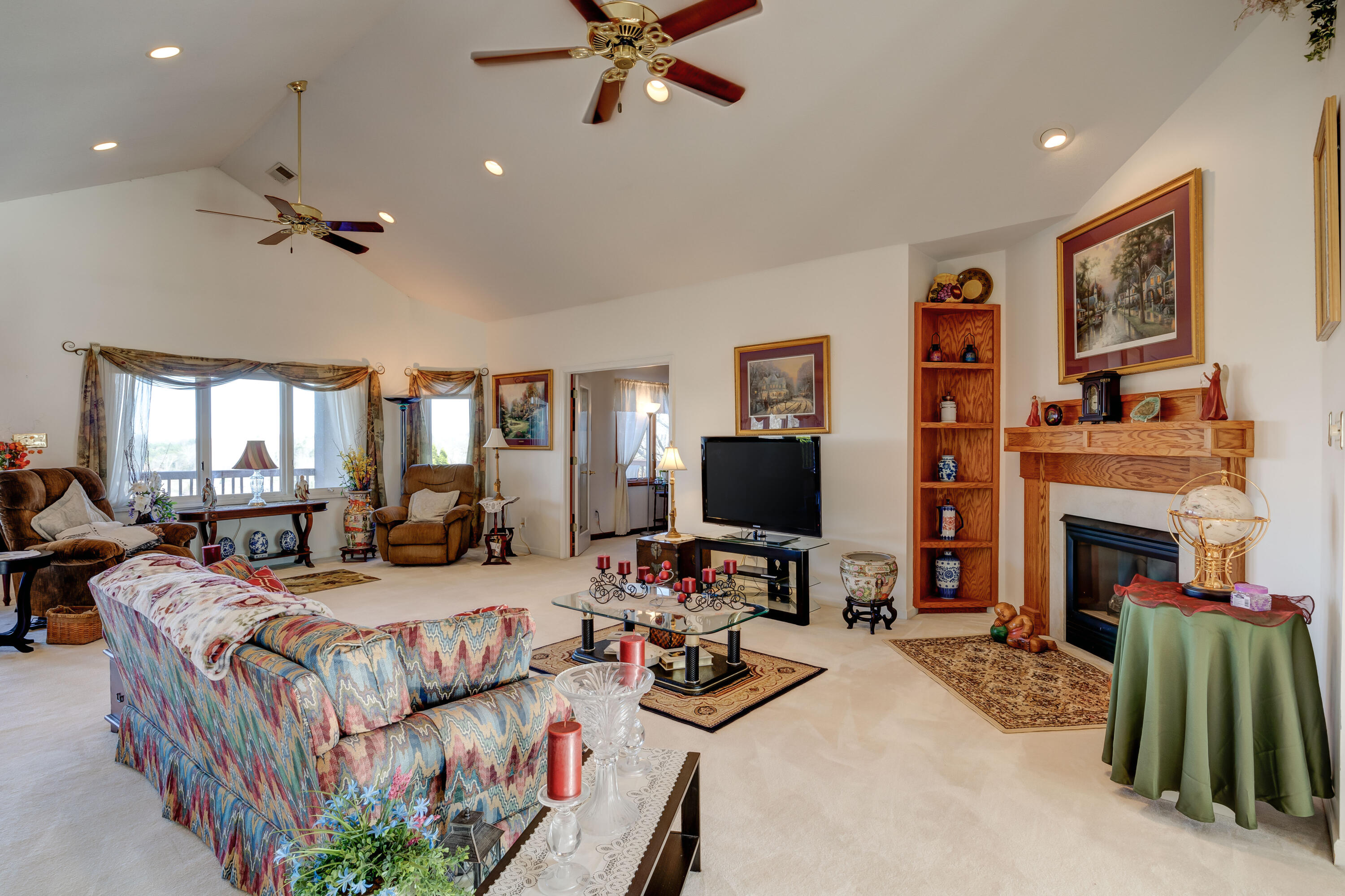 130 Bluffton Road Friendsville, TN 37737 - Photo 6 of 40 Living Room