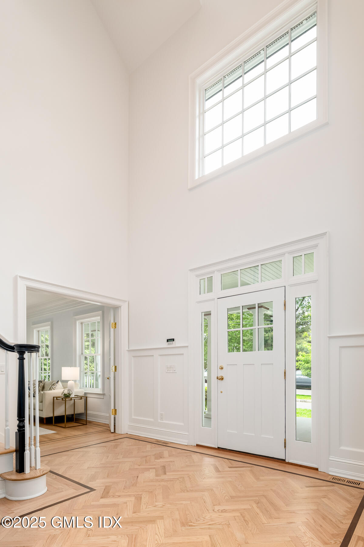 52 Breezemont Avenue Riverside, CT 06878 - Photo 4 of 27 Foyer