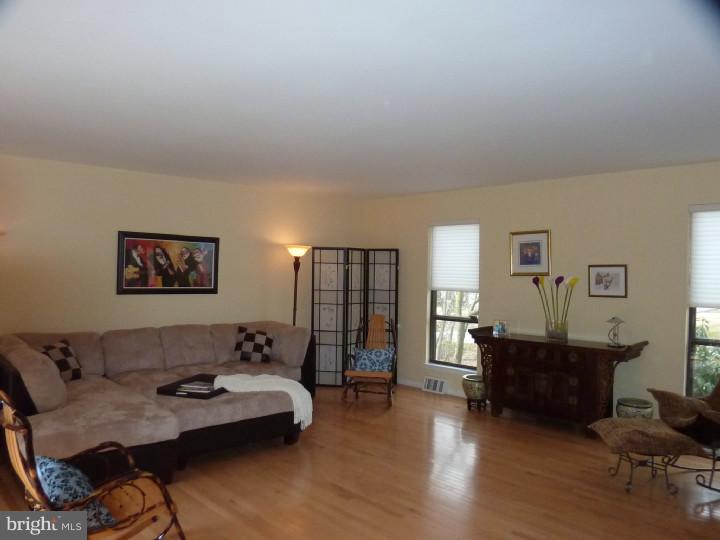 398 Turner Road Wallingford, PA 19086 - Photo 5 of 25
