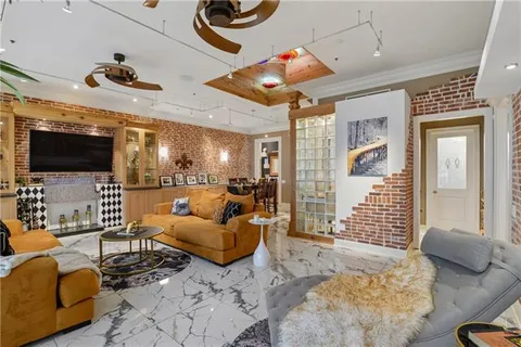 $1,000,000 | 600 Port Of New Orleans Place, Unit 6H, New Orleans, LA 70130