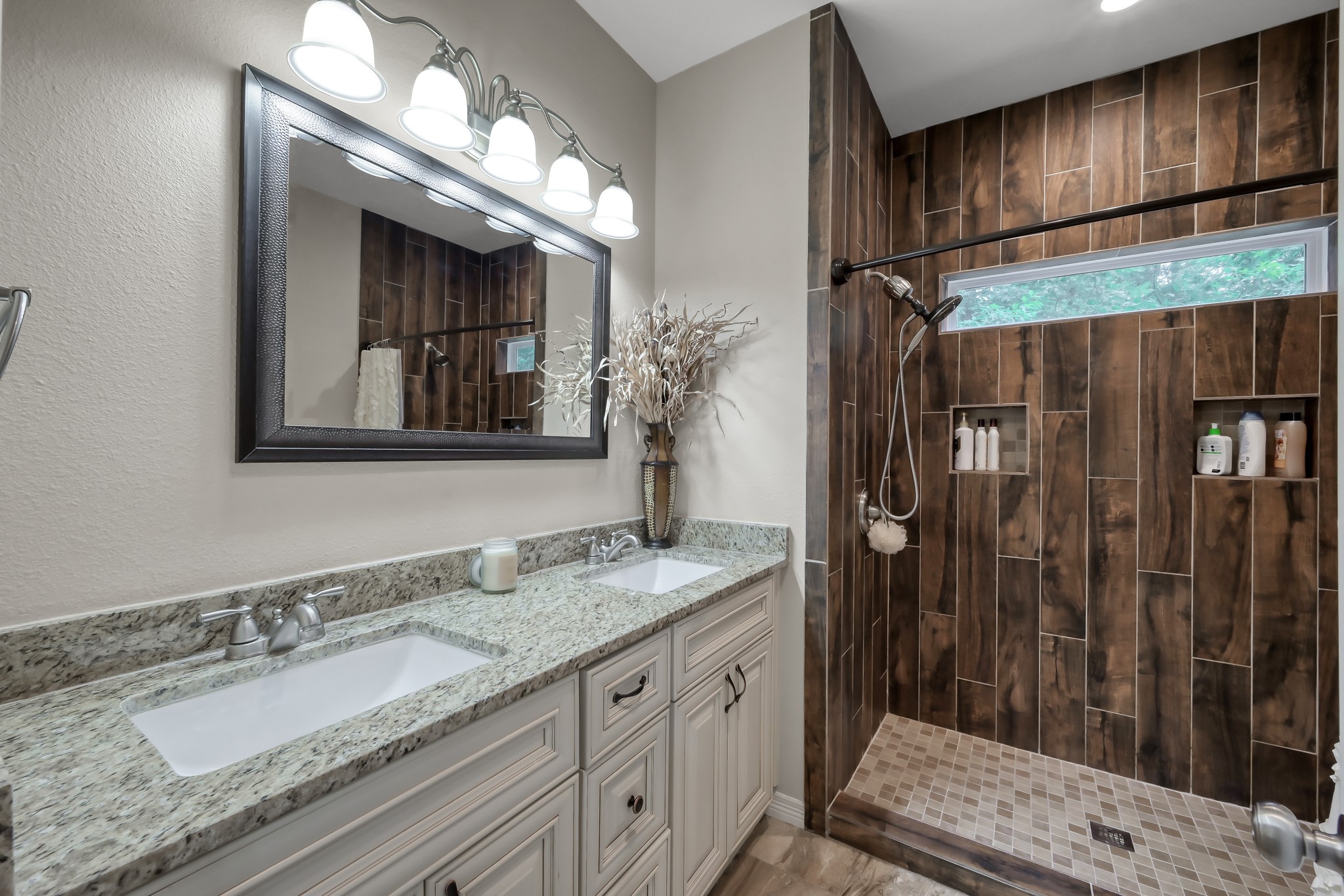 27 Lakewood Trinity, TX 75862 - Photo 22 of 36