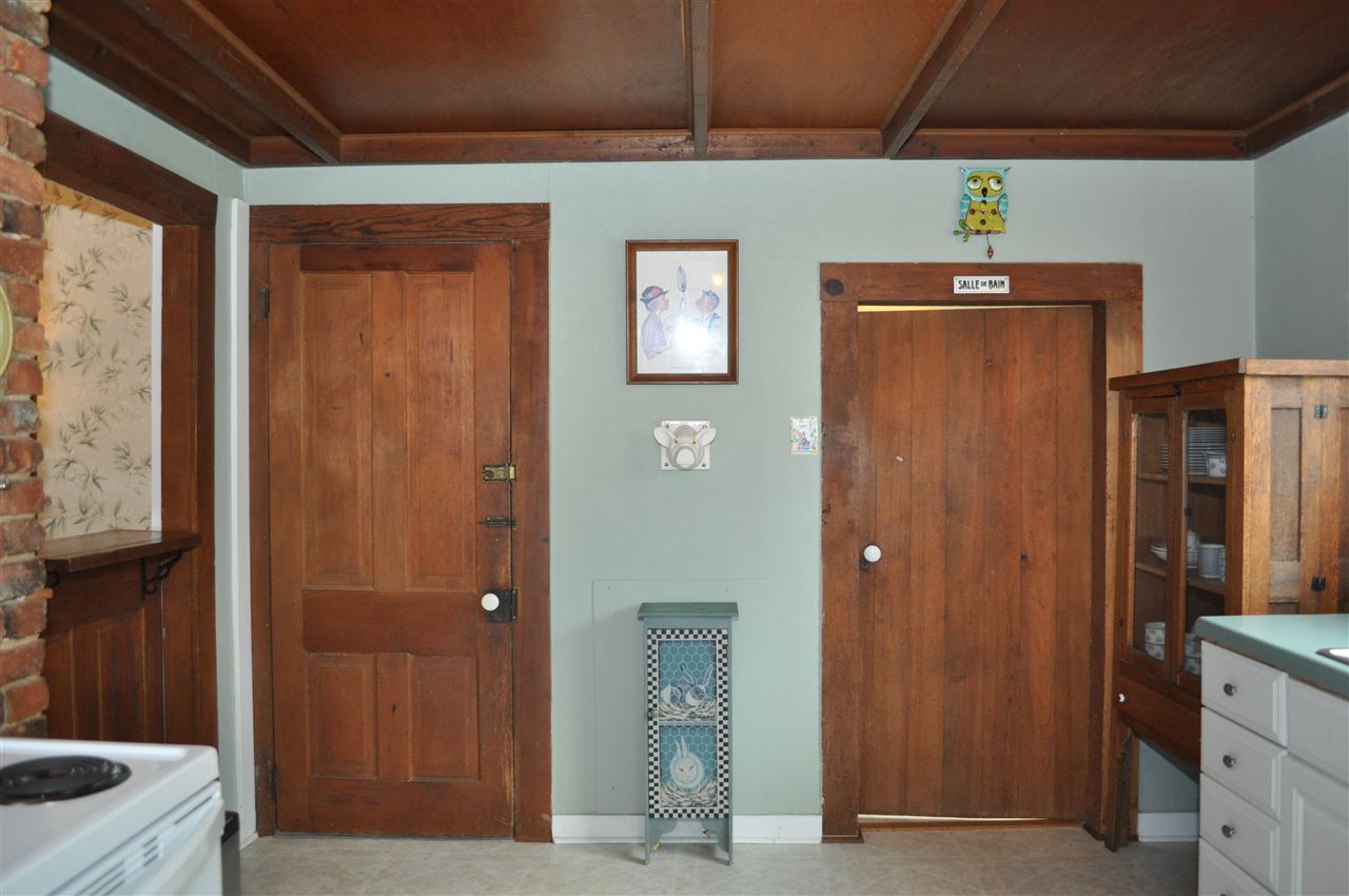 3994 Spring Hill Road Staunton, VA 24401 - Photo 21 of 41 a view of a hallway with wooden cabinets
