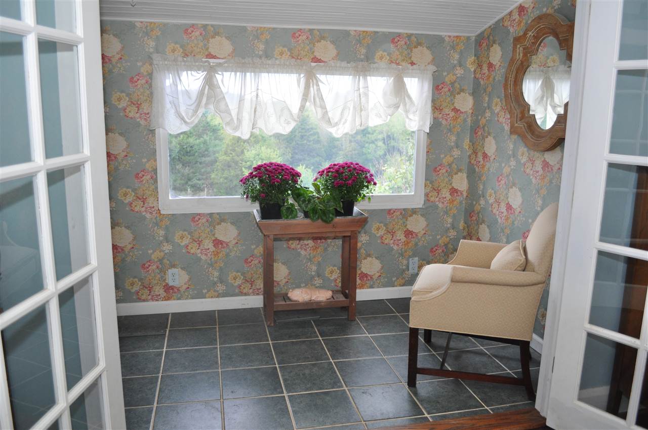 3994 Spring Hill Road Staunton, VA 24401 - Photo 27 of 41 a view of a interior of house