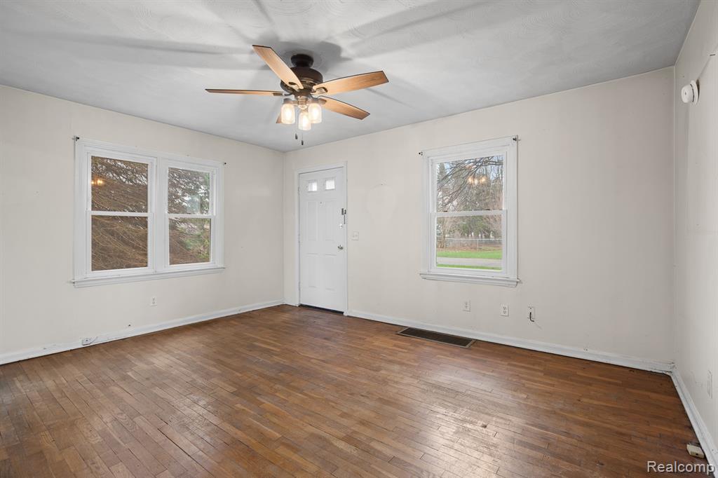 2048 Richards Street Adrian, MI 49221 - Photo 7 of 24