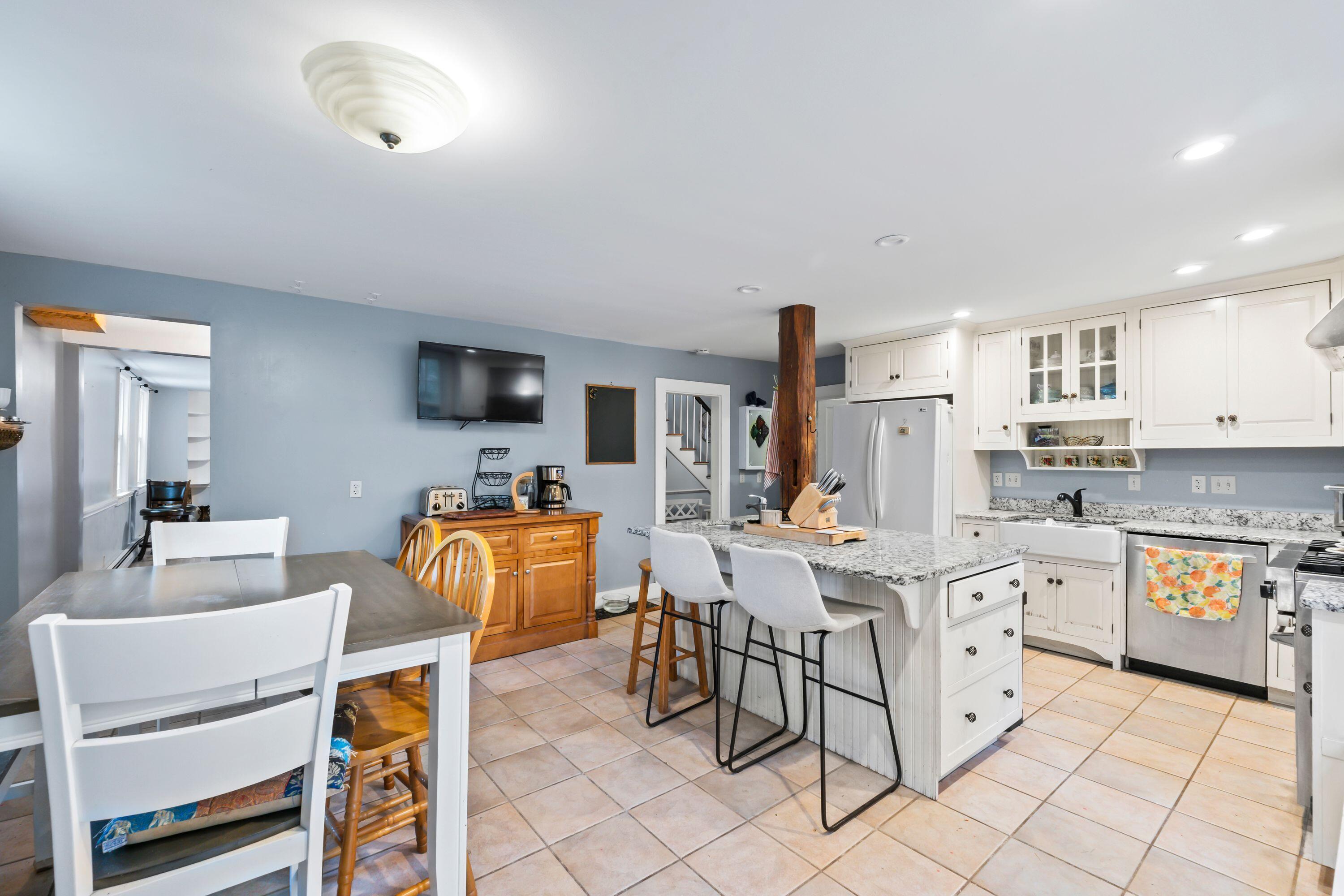Undisclosed Address Manchester, ME 04351 - Photo 4 of 46 Kitchen/Dining area