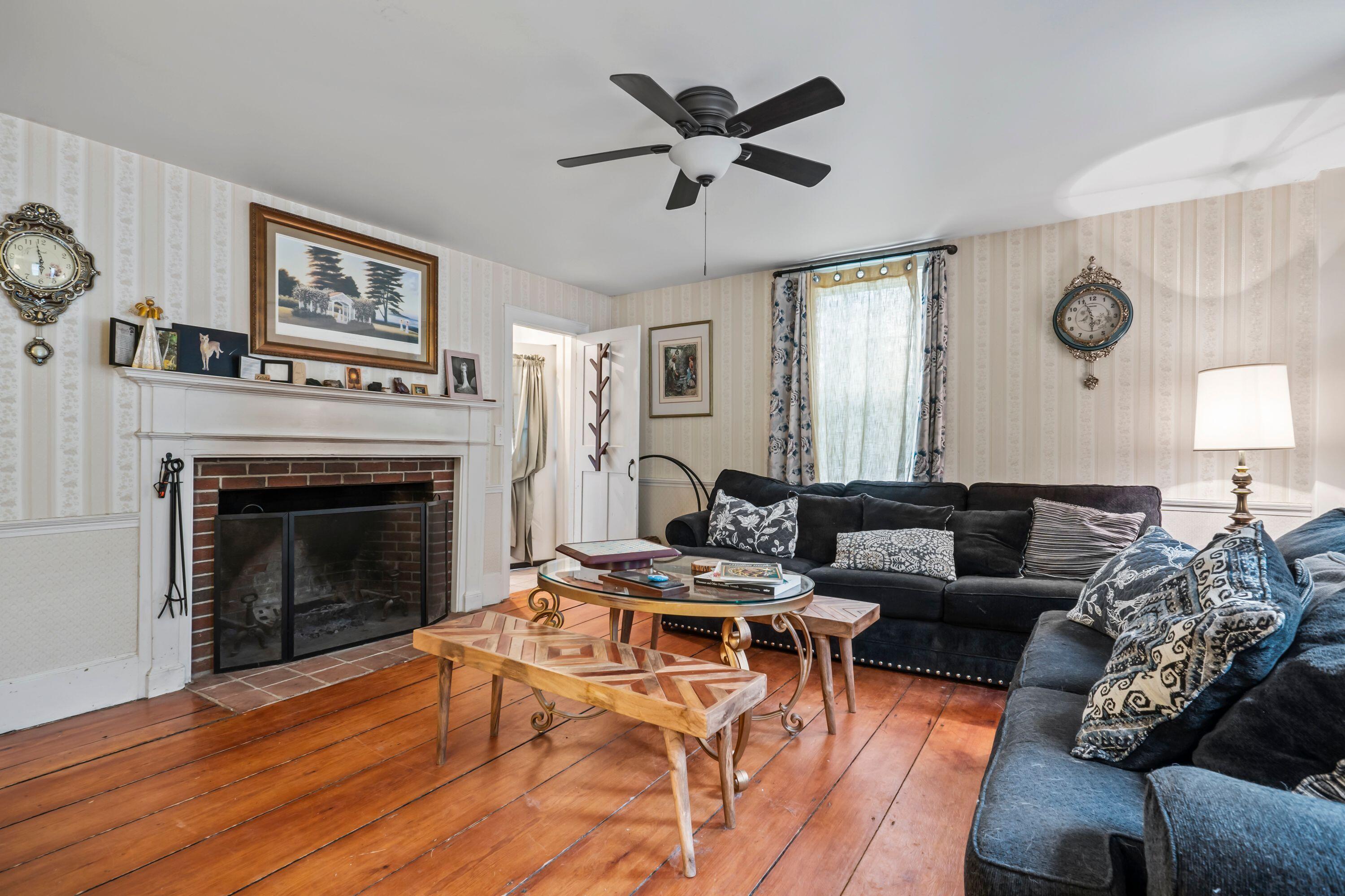 Undisclosed Address Manchester, ME 04351 - Photo 10 of 46 Formal livingroom