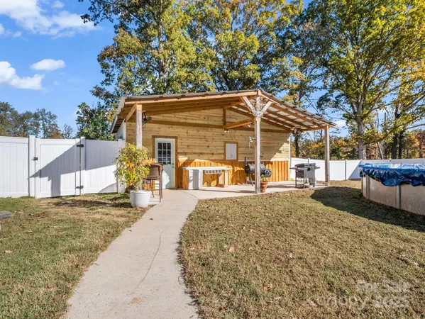 $299,900 | 187 East High Road, Bostic, NC 28018