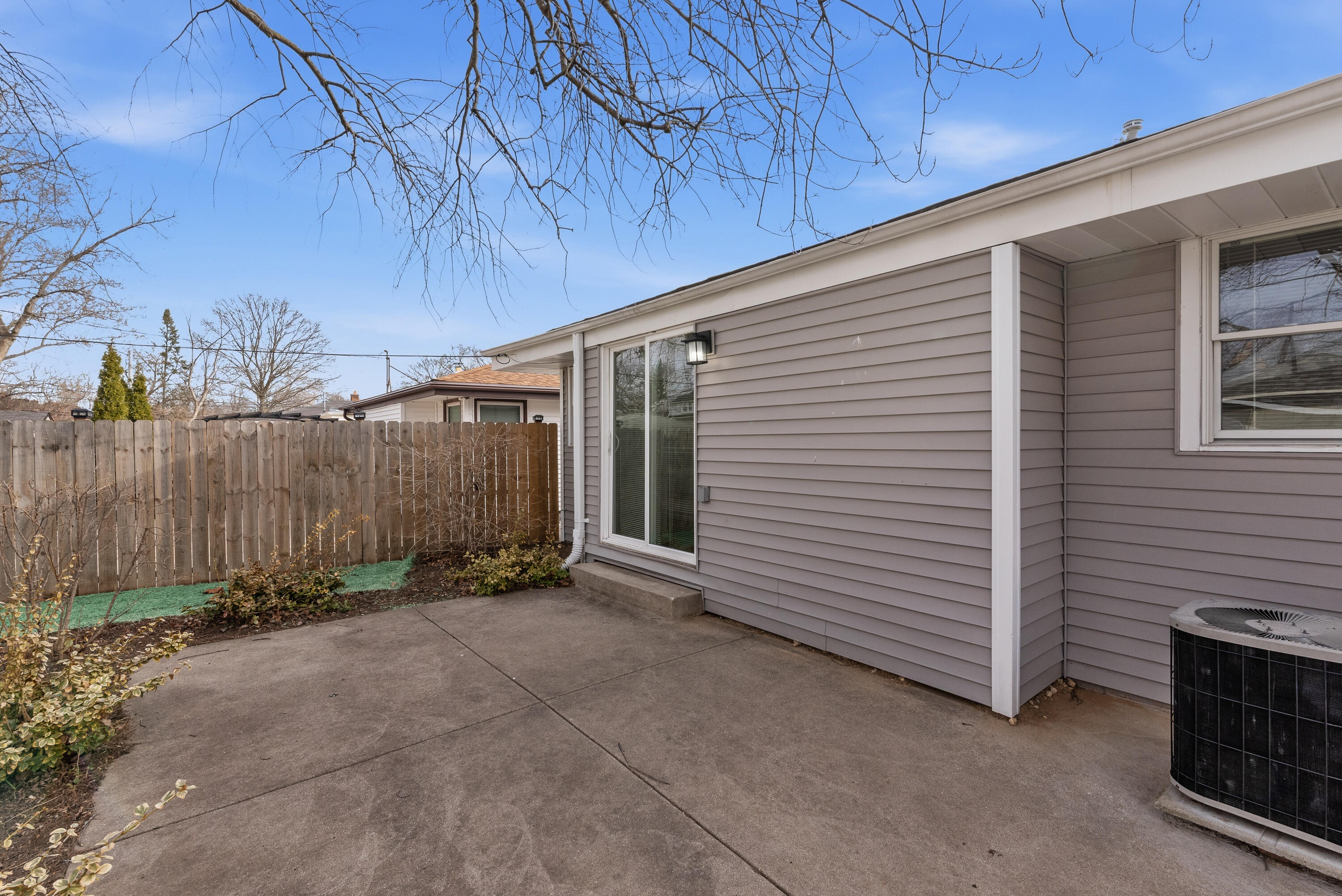 7007 North 41st Street Milwaukee, WI 53209 - Photo 5 of 27 7007 N 41st-5