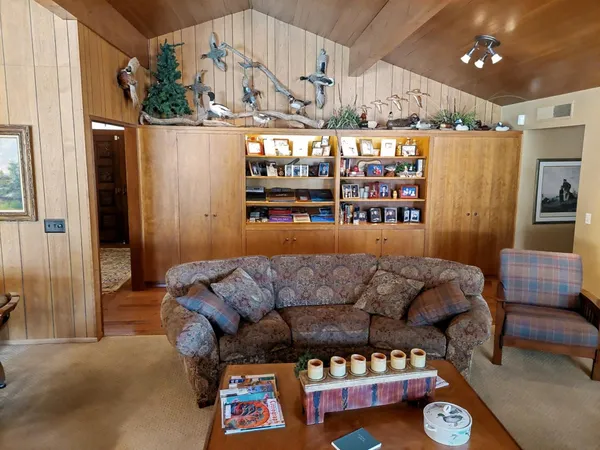 $979,000 | 43008 Dr 152, Orosi, CA 93647