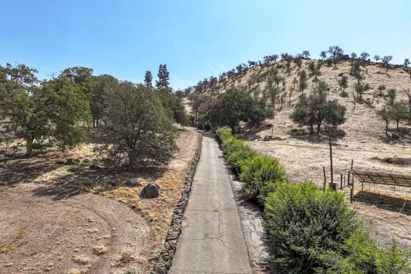 $979,000 | 43008 Dr 152, Orosi, CA 93647