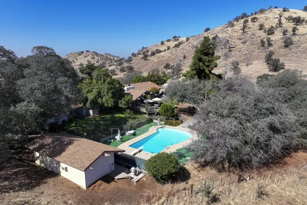 $979,000 | 43008 Dr 152, Orosi, CA 93647