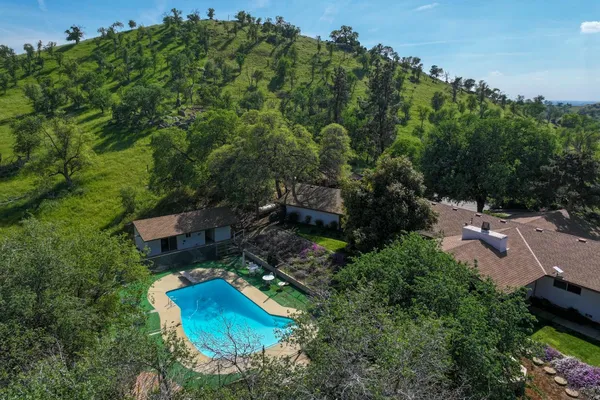 $979,000 | 43008 Dr 152, Orosi, CA 93647