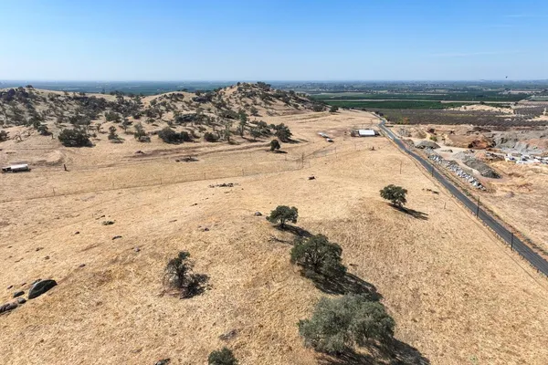 $979,000 | 43008 Dr 152, Orosi, CA 93647