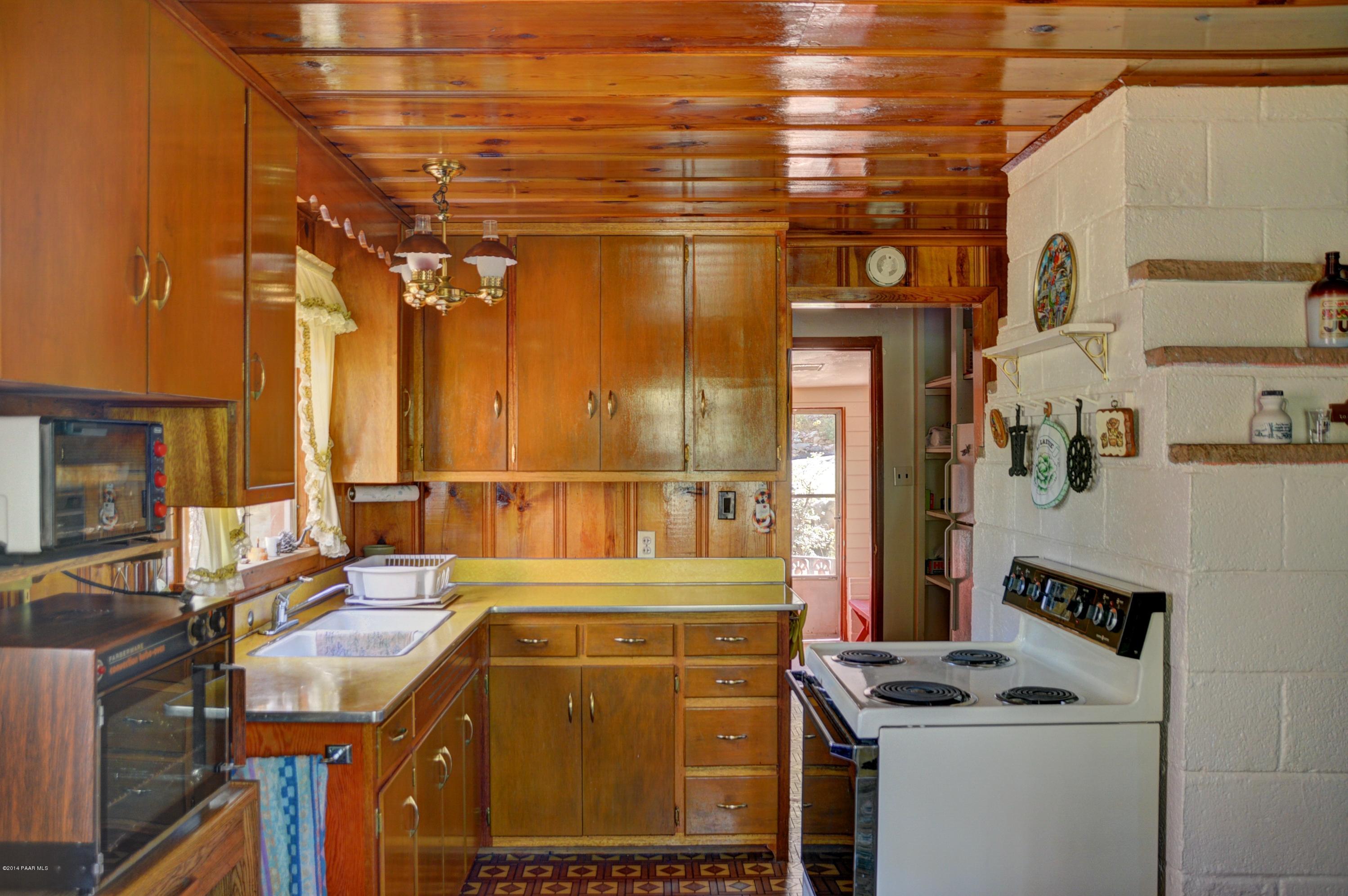 4896 South Libby Loop Road Prescott, AZ 86303 - Photo 16 of 22 Kitchen