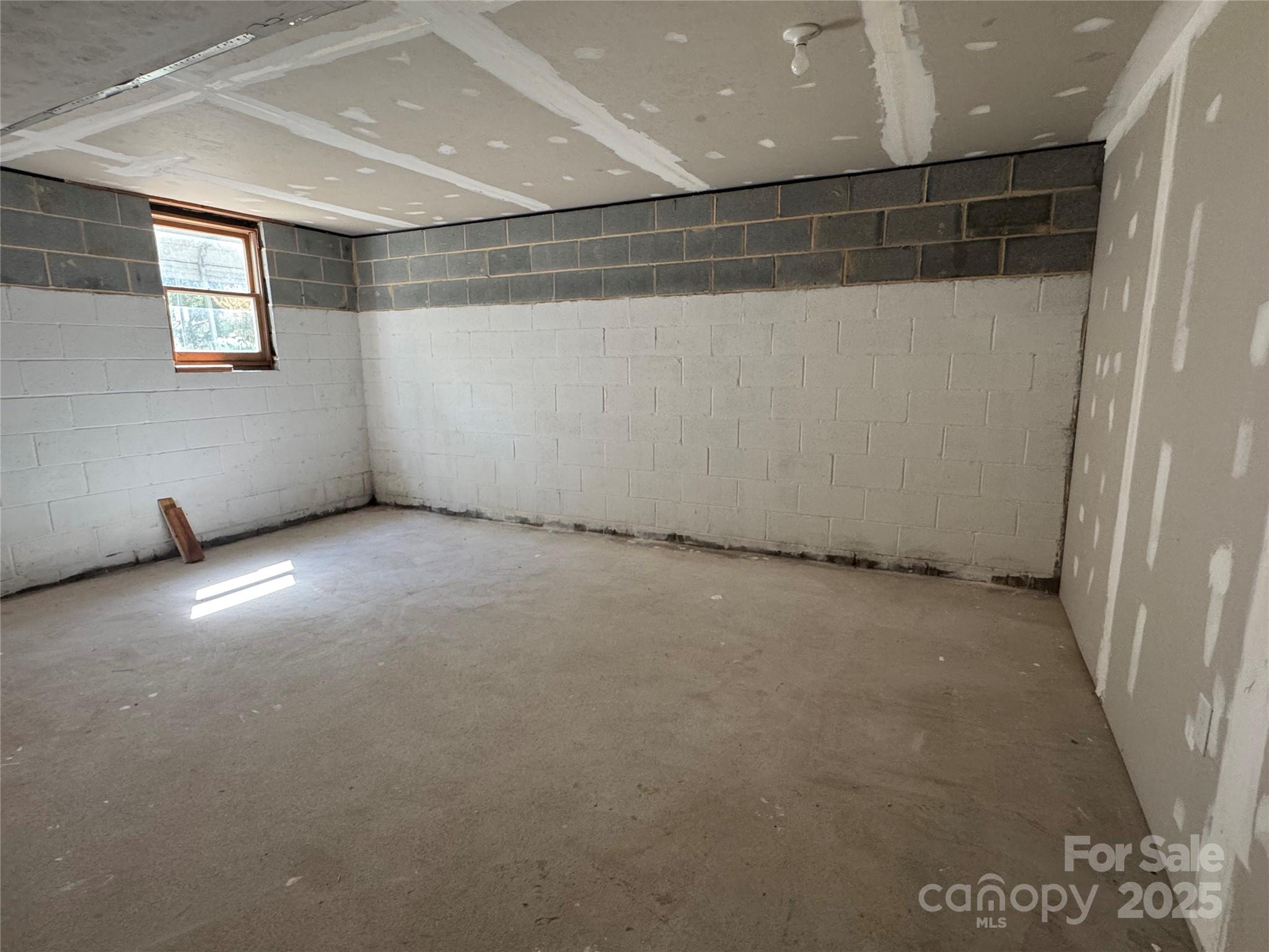 7939 Holly Hill Road Charlotte, NC 28227 - Photo 31 of 38 a view of an empty room