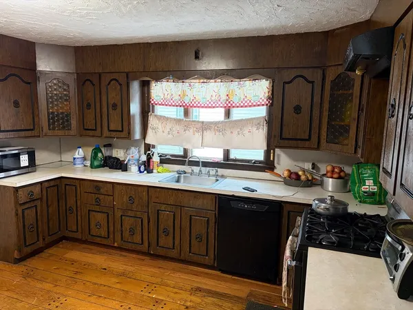 $949,900 | 28 Vernal Street, Everett, MA 02149