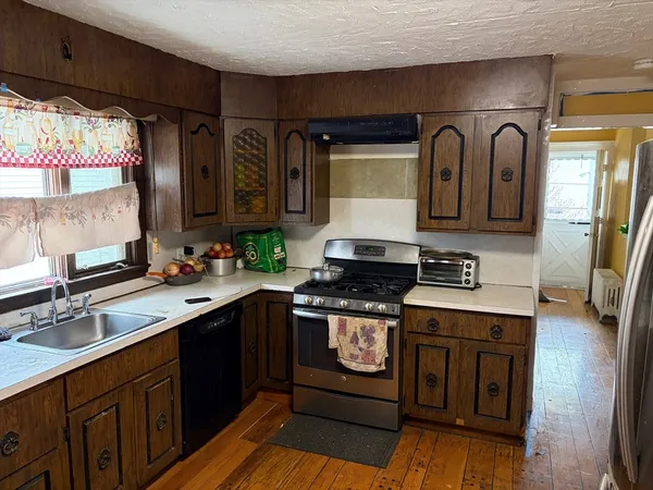 $949,900 | 28 Vernal Street, Everett, MA 02149