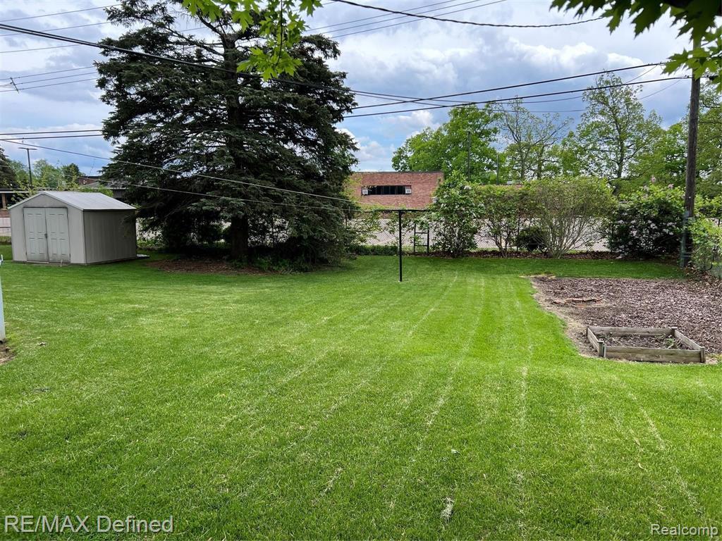 3615 Mark Road Waterford, MI 48328 - Photo 2 of 20