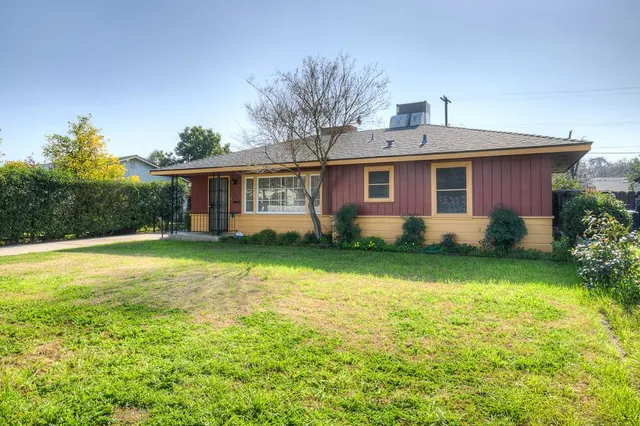 $280,000 | 2121 5th Street, Sanger, CA 93657