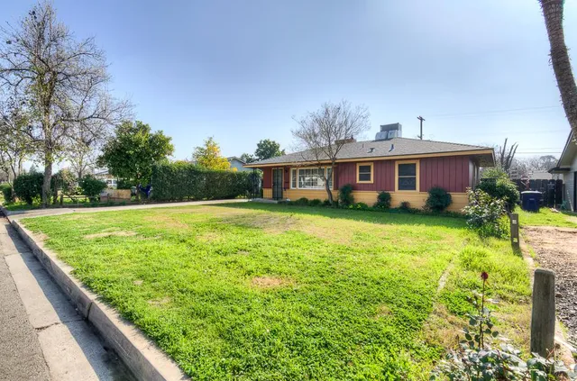 $280,000 | 2121 5th Street, Sanger, CA 93657