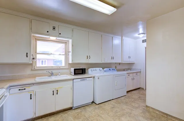 $280,000 | 2121 5th Street, Sanger, CA 93657