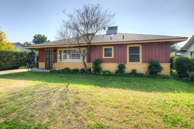 $280,000 | 2121 5th Street, Sanger, CA 93657