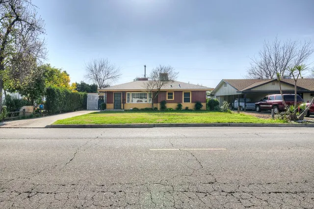 $280,000 | 2121 5th Street, Sanger, CA 93657